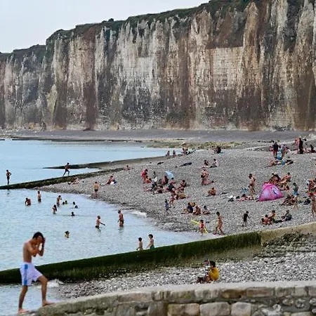 Les Pieds Dans L'eau A Deux Pas De La * 索姆河畔圣瓦莱里